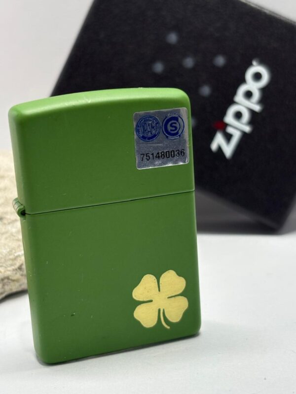 ENCENDEDOR MARCA ZIPPO MODELO 28021