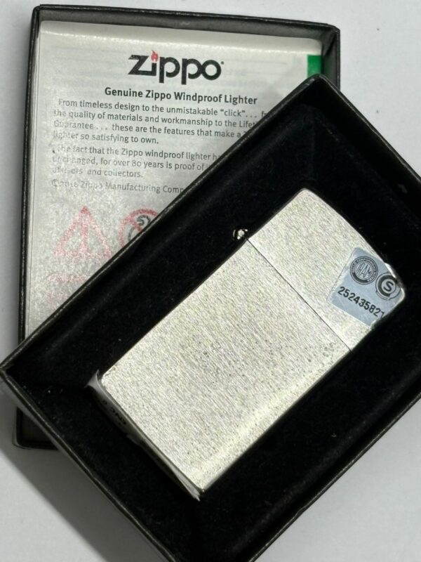 ENCENDEDOR MARCA ZIPPO MODELO 28701 - Image 2