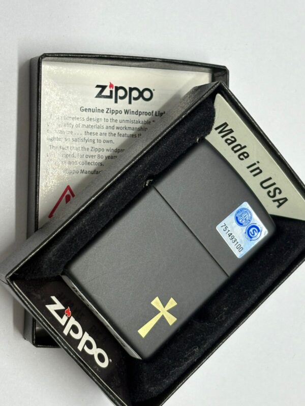 ENCENDEDOR MARCA ZIPPO MODELO 28145 - Image 2
