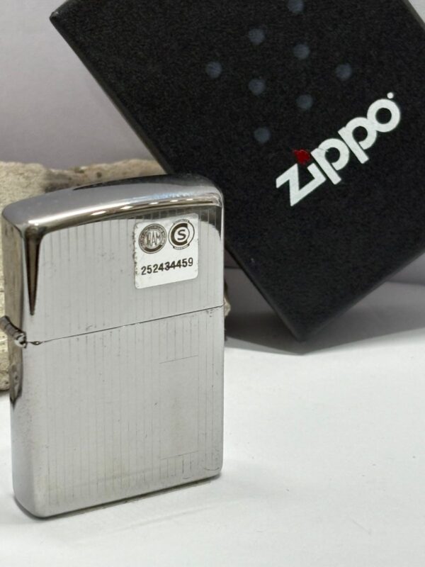 ENCENDEDOR MARCA ZIPPO MODELO 28242