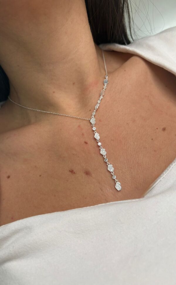 CORBATERO DE PLATA RODINADA CON CORAZONES