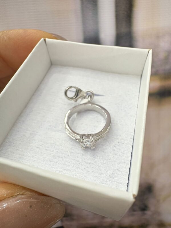 DIJE DE PLATA RODINADA LINEA MONONA MODELO Solitario Fino - Image 3