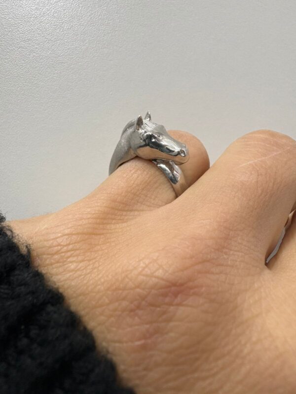 ANILLO MODELO CABALLO