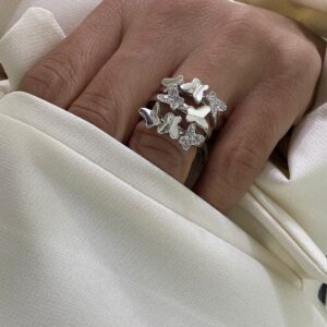ANILLO MODELO ANCHO CON MARIPOSAS