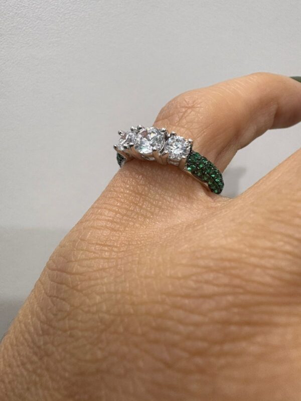 ANILLO LINEA ROSE CON TRES PIERDRAS CENTRALES