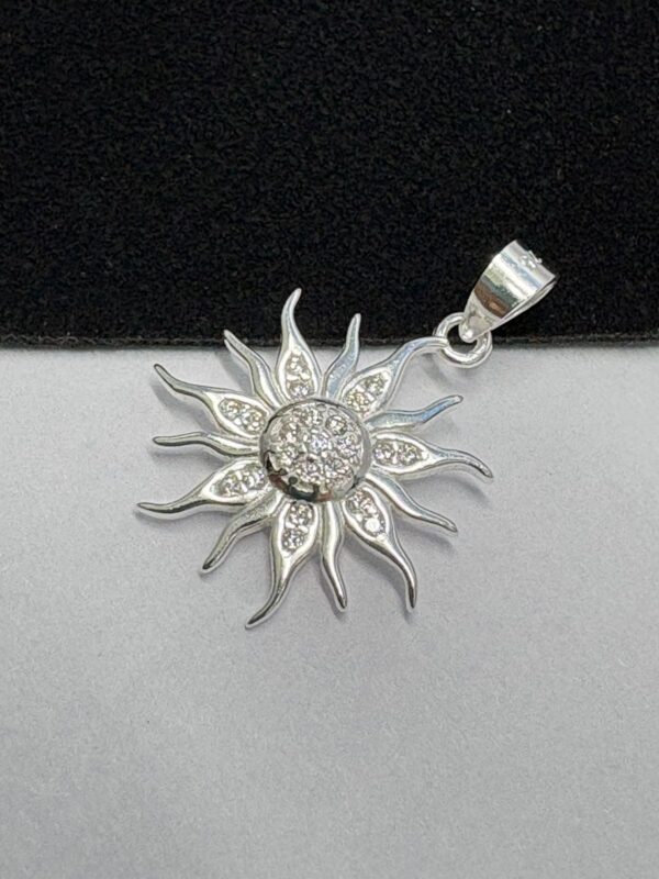 DIJE DE PLATA SOL - Image 2