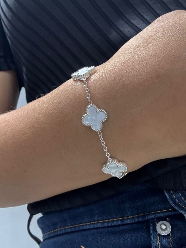 PULSERA DE ACERO BLANCO MODELO VAN CLEEF TREBOL CON ACRILICO 17CM