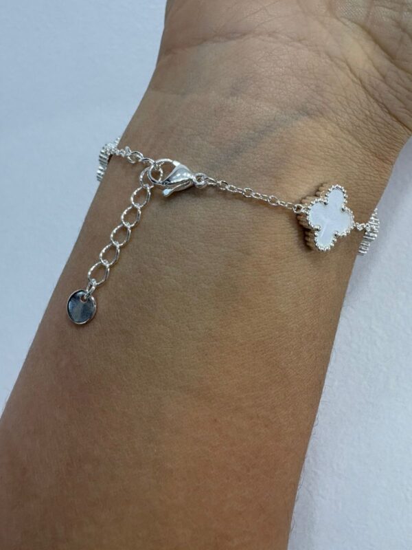 PULSERA DE ACERO BLANCO MODELO VAN CLEEF TREBOL CON ACRILICO 17CM - Image 2