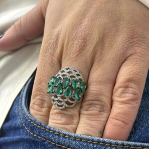 ANILLO de plata rodianda con piedras color verde y blanca