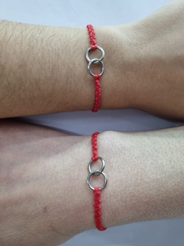 Set de pulseras de "HILO ROJO"