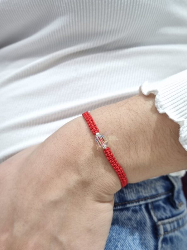 PULSERA ajustable de hilo ROJO con CUBO de cristal europeo