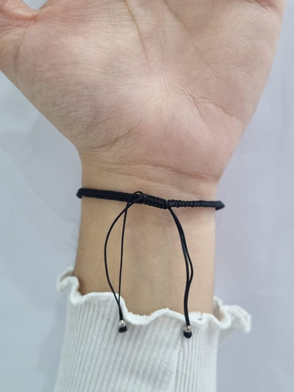 PULSERA ajustable de hilo NEGRO con CORAZON de cristal europeo - Image 2