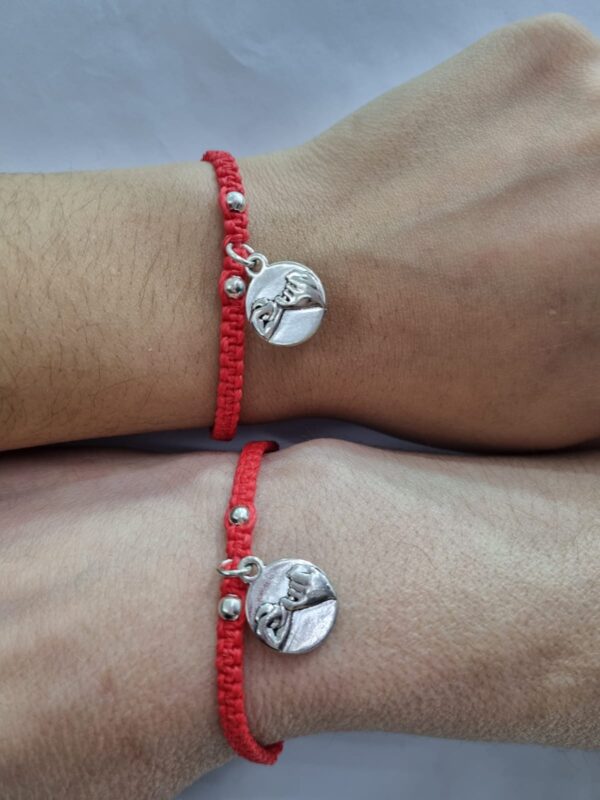 Set de pulseras de hilo diseño "AMIGAS" - Image 2