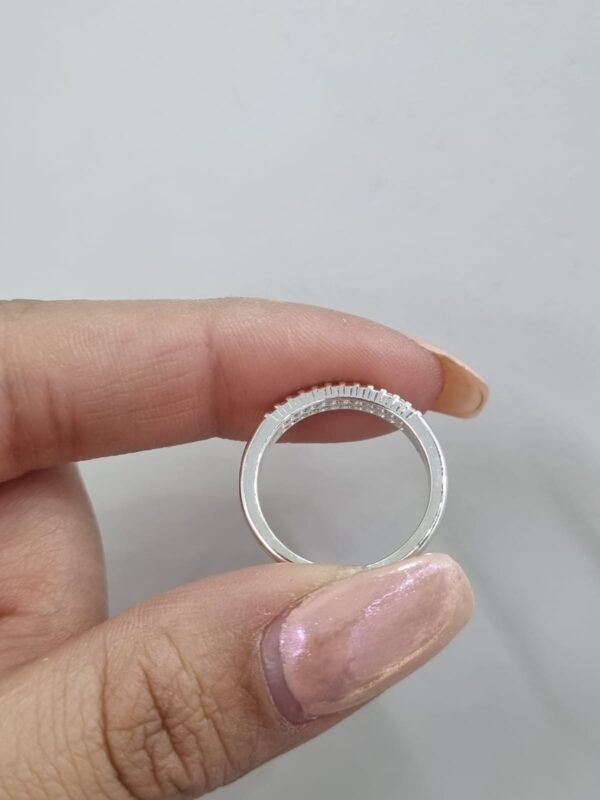 ANILLO de acero blanco modelo "MEDIO SIN FIN" - Image 2