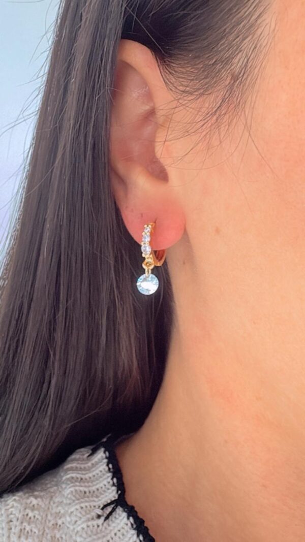 AROS de acero dorado modelo colgante con strass