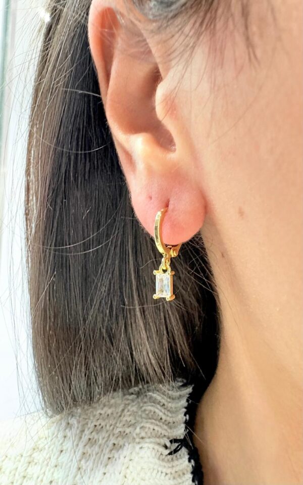 AROS DE ACERO DORADO MODELO COLGANTES CON STRASS PEGADOS