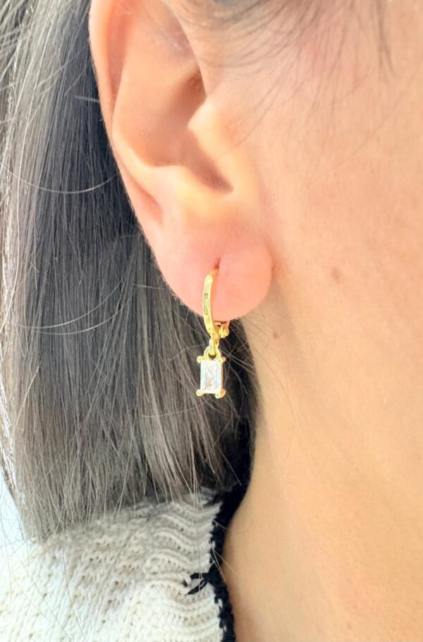 AROS DE ACERO DORADO MODELO COLGANTES CON STRASS PEGADOS - Image 2