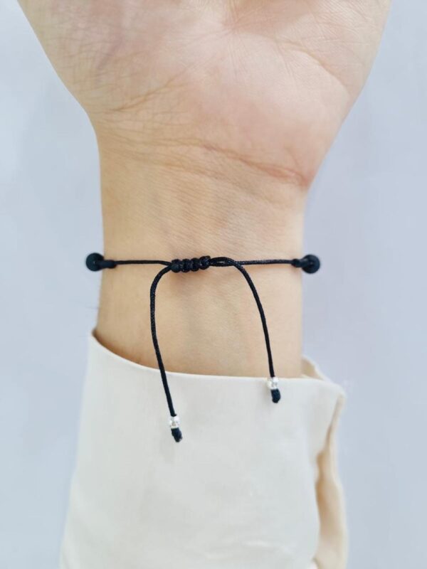 PULSERA ajustable de hilo con cristal europeo color negro - Image 3