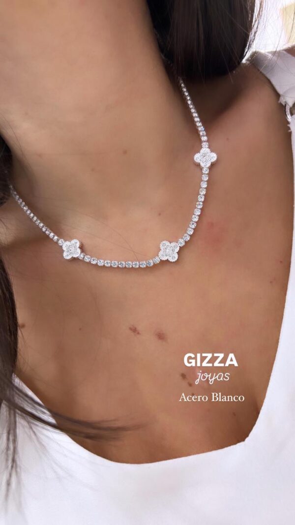 GARGANTILLA de acero blanco modelo "TREBOLES"