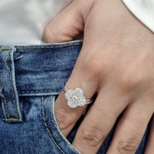 ANILLO de acero blanco modelo "TREBOL"