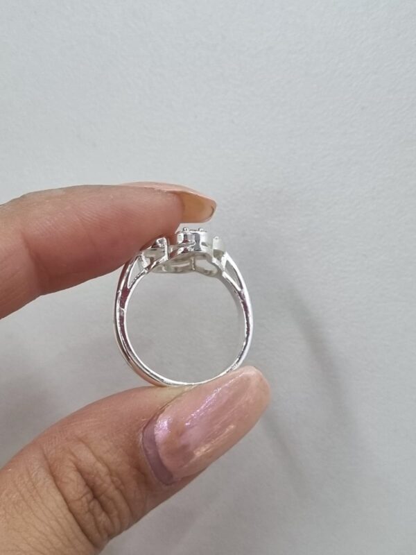 ANILLO de acero blanco modelo "TREBOL" - Image 2