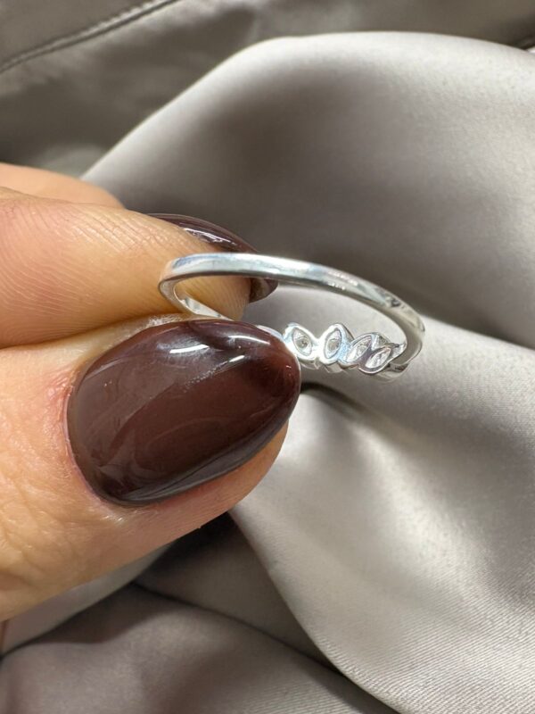 ANILLO de plata rodianda modelo HOJITAS - Image 2
