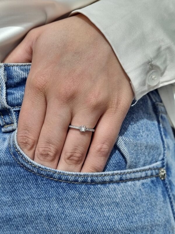 ANILLO de plata rodinada modelo "Manito" N°11