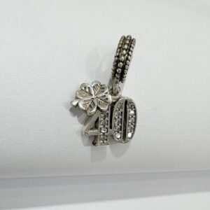 CHARMS de plata "Trebol con 40"