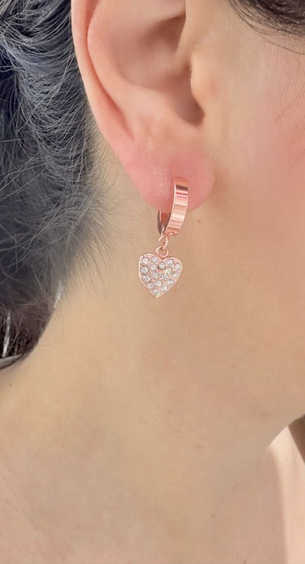 AROS DE ACERO ROSE CON CORAZONES COLGANTES - Image 5