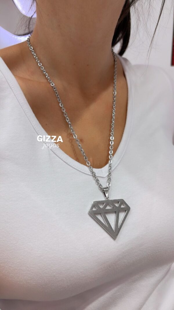 CONJUNTO de acero con dije "DIAMANTE" calado