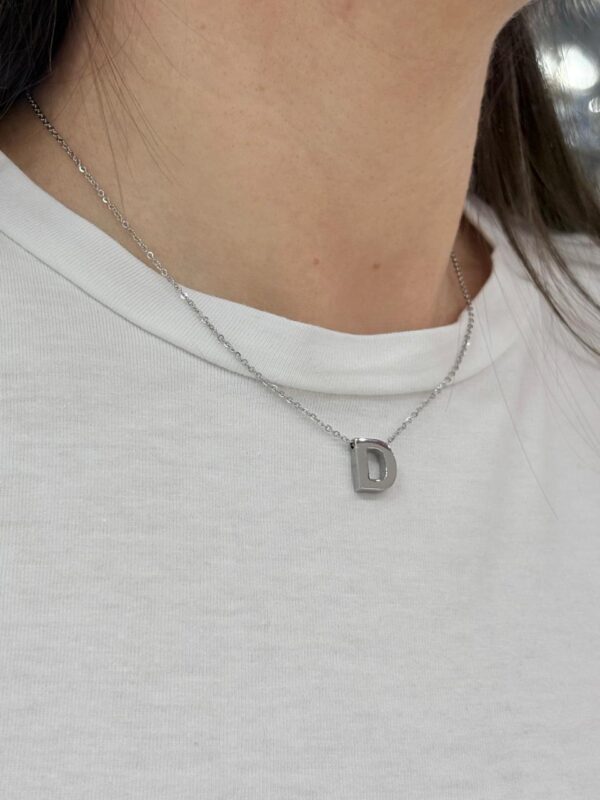 CONJUNTO de acero diseño con incial "D"