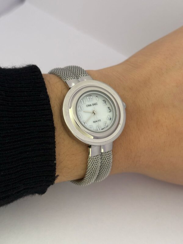 RELOJ ONA SAEZ modelo 1803 de metal