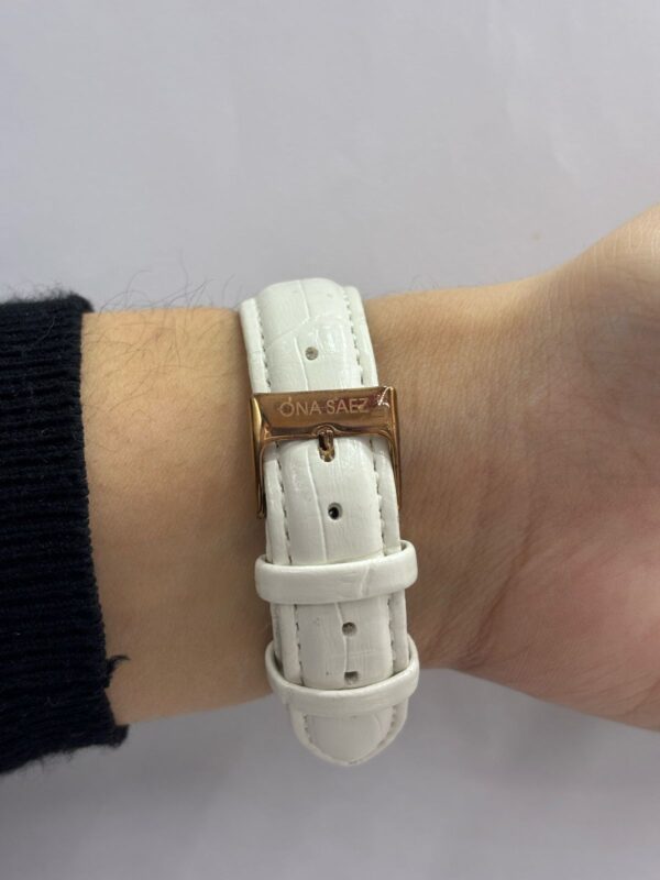 RELOJ ONA SAEZ modelo 61932GA con cuerina - Image 2