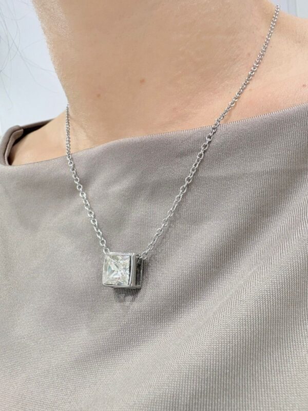 CONJUNTO de acero diseño con dije cuadrado 1cm pasante