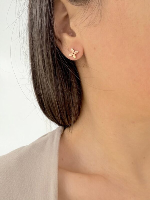 AROS DE ACERO ROSE MODELO FLOR