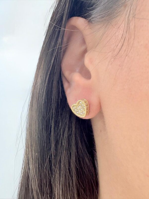 AROS DE ACERO DORADO MODELO CORAZÓN