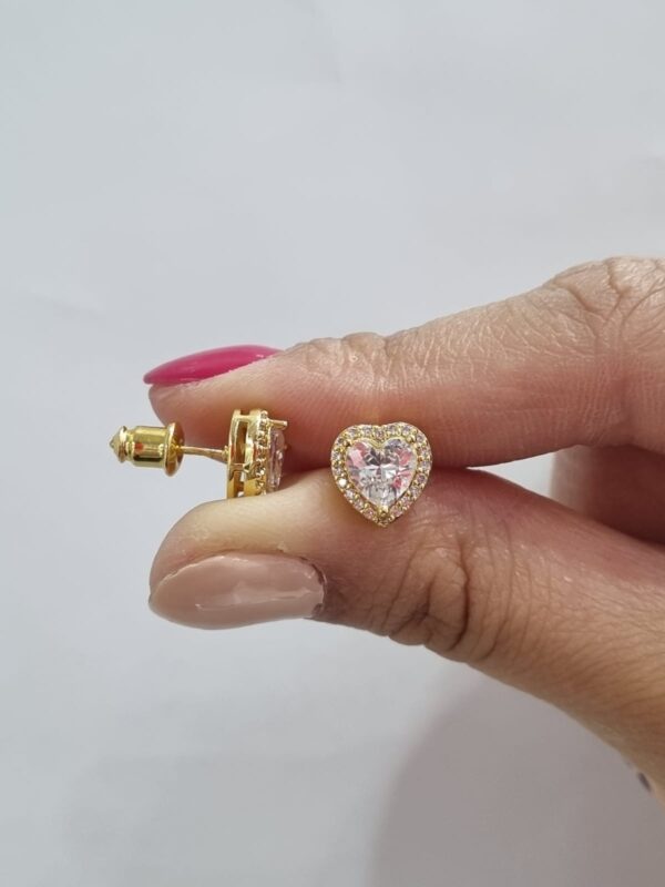 AROS DE ACERO DORADO MODELO CORAZÓN - Image 2