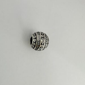 CHARMS de plata "DONA CON PIEDRAS"