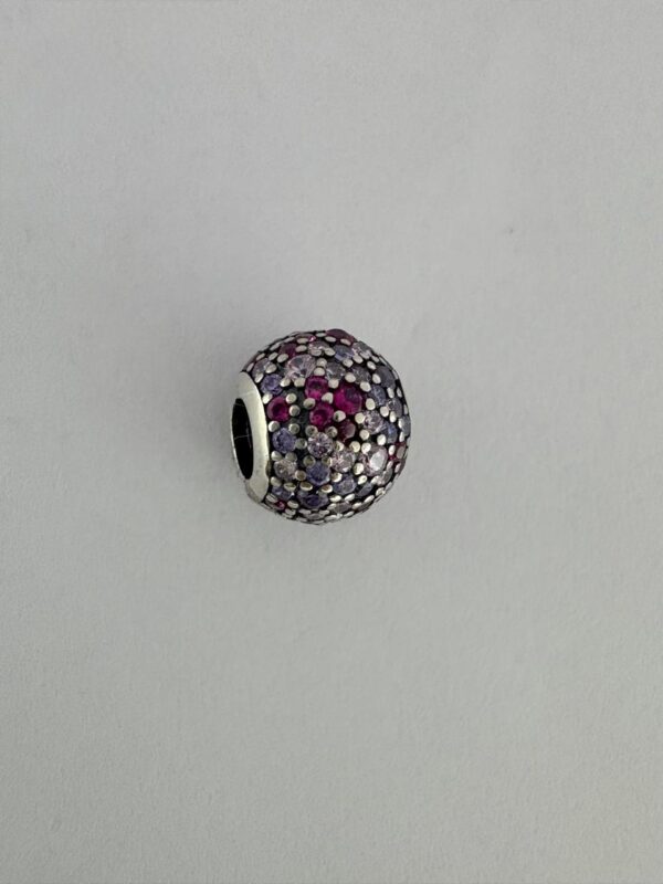 CHARMS de plata "DONA CON PIEDRAS"