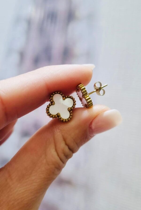 AROS de acero dorado diseño "Trebol" blanco - Image 2