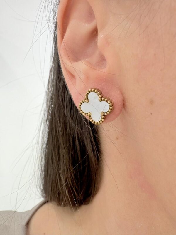 AROS de acero dorado diseño "Trebol" blanco - Image 3