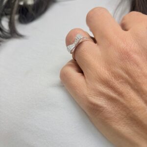 ANILLO de acero blanco diseño "MOÑO"
