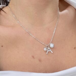 CONJUNTO DE DIOS DISEÑO CON INICIAL "A" Y MINI DIJES PERLA Y CIRCON