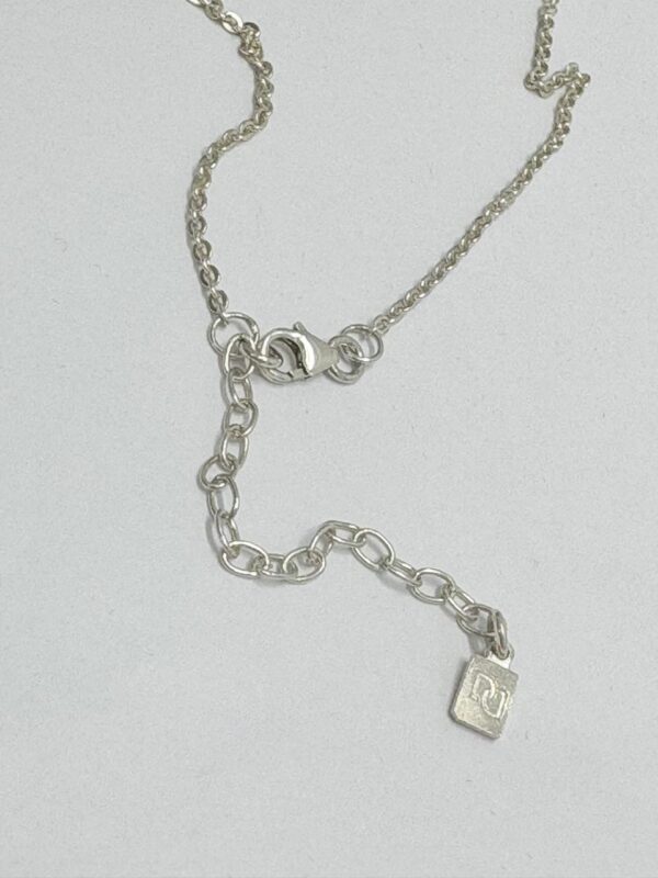 CONJUNTO DE DIOS DISEÑO CON INICIAL "A" Y MINI DIJES PERLA Y CIRCON - Image 2