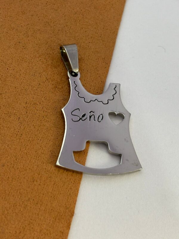 DIJE DE ACERO MODELO "SEÑO"