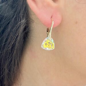 AROS DE PLATA RODINADA EN DORADO MODELO TRIANGULO FACETADO