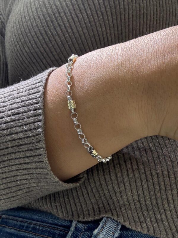 PULSERA PLATA CON ORO MODELO ROLO FINO MIDE 22CM //HILOS I 5//