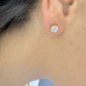 AROS de acero dorado modelo REDONDO CON PIEDRA 0,7MM
