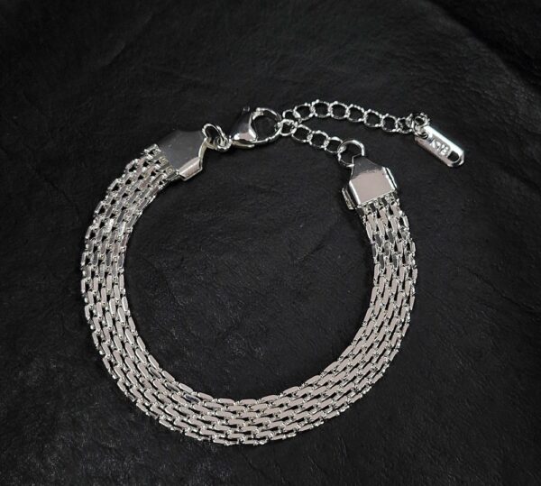 PULSERA DE ACERO BLANCO MODELO CHATO Y ANCHO, LARGO 17CM