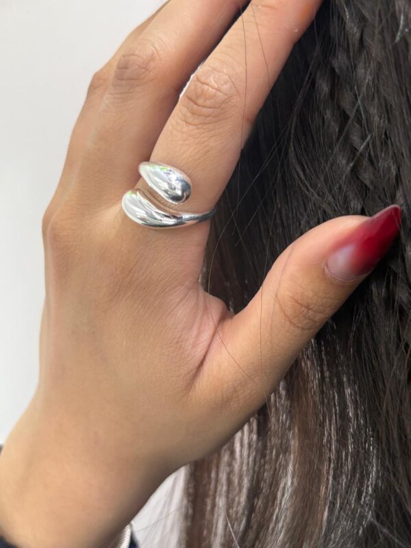 ANILLO DE PLATA MODELO GOTA ,AJUSTABLE